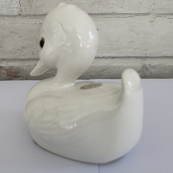 Canadian Pottery Duck Baby Duckling With Realistic Eyes - Picture 4 of 11